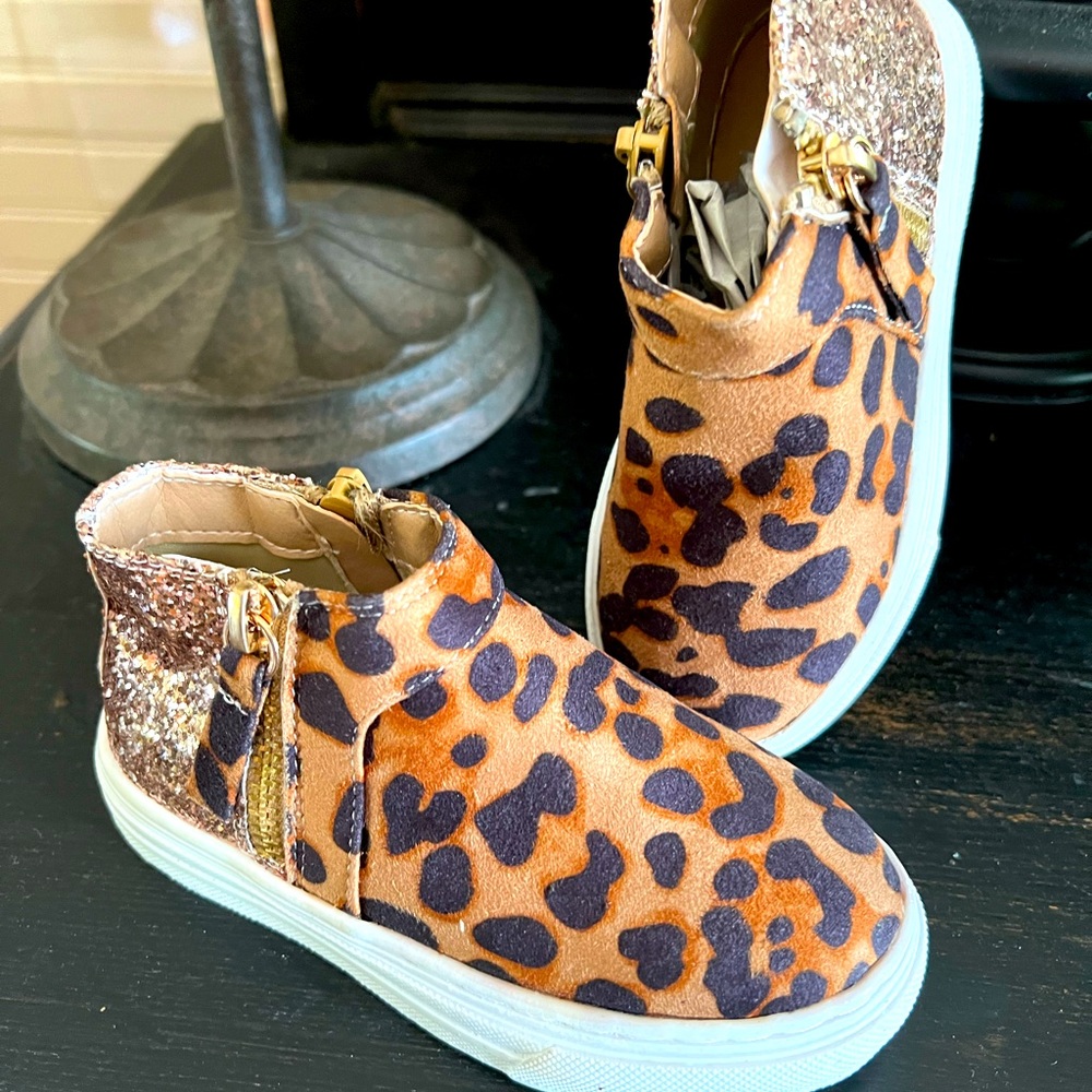 Fashion Sport size 8 toddlers boots
